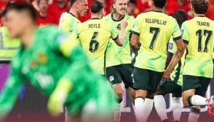 半场-国足全面被动暂0-2澳大利亚 黄政宇滑倒送礼王大雷黄油手