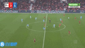 难以置信扎卡远射“贴对联”！一脚射门中两次柱！球愣是没进